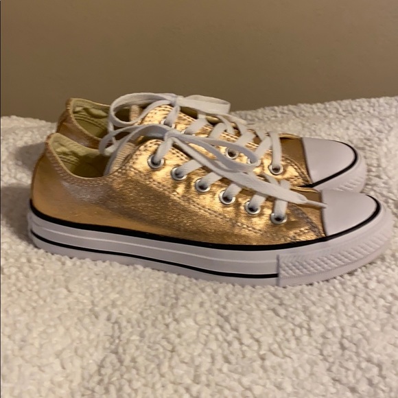 gold converse size 7